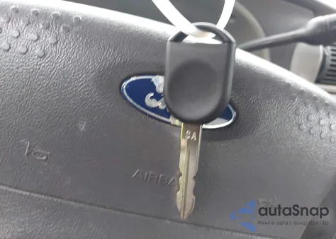 2002 Ford Explorer Sport Trac z USA, uszkodzony, nr VIN 1FMZU77E02UB26033